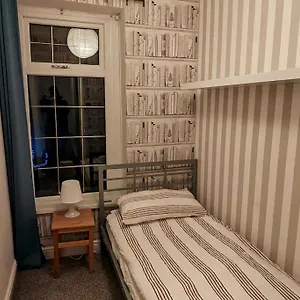 Penarth Town Terrace, Close To Cafes, Beaches, Cardiff